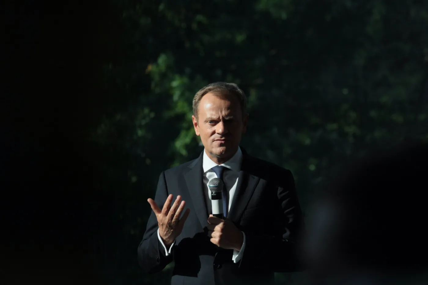 Tusk ocenia kampanię wyborczą. "Żeby wygrać festiwal kobieta musi mieć brodę..."