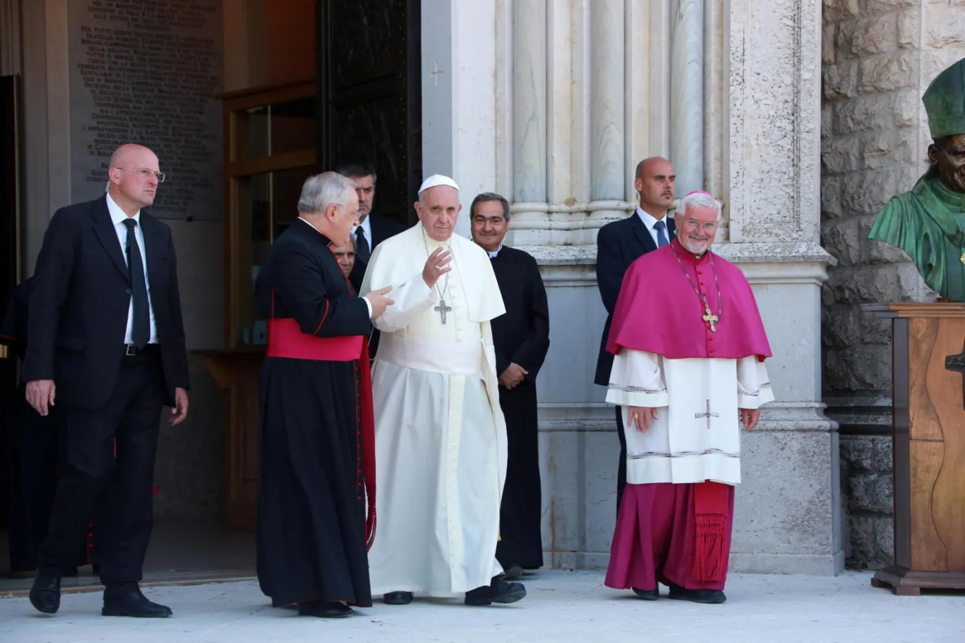 "Derby Watykanu". Papież Franciszek i Benedykt XVI będą oglądali finał mundialu?