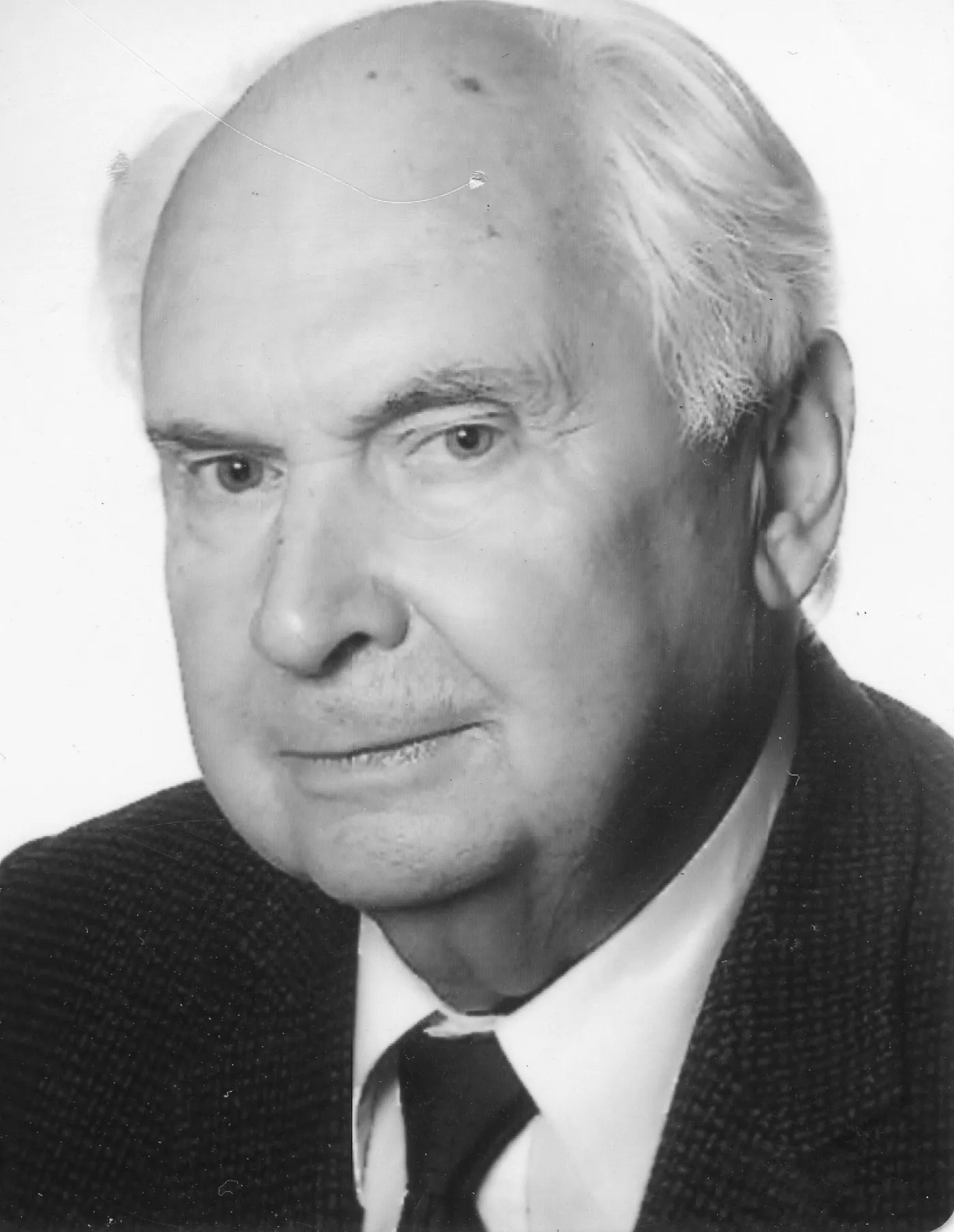 adw. Maciej Dubois