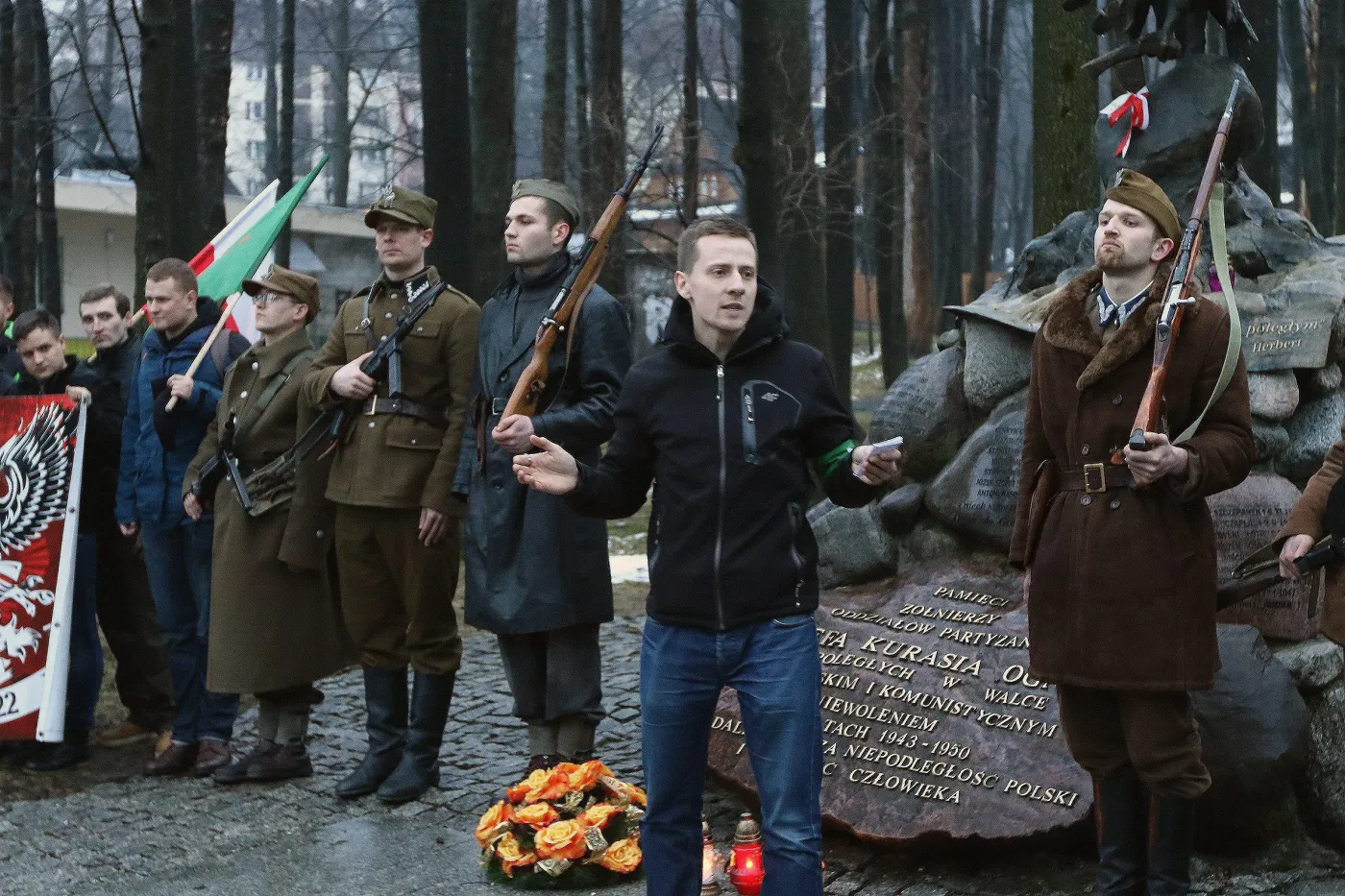 Ks. Międlar o posłance Nowoczesnej: "Kiedyś dla takich była brzytwa". Episkopat przypomina: Ma całkowity zakaz aktywności w mediach