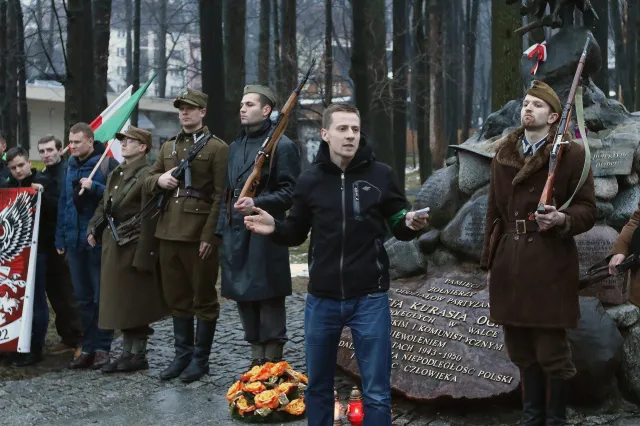 Posłanka Nowoczesnej zawiadomiła prokuraturę o wpisie ks. Międlara. "Nawoływanie do zabójstwa"