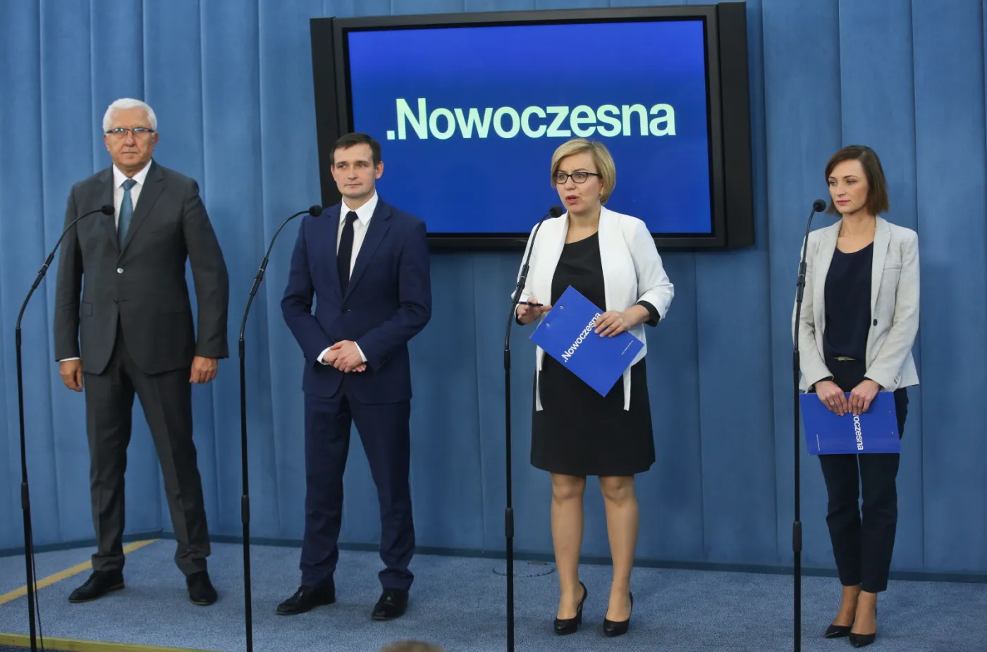 "Ustawy pisane na kolanie, chaos, niekompetencja". Rząd PiS według Nowoczesnej