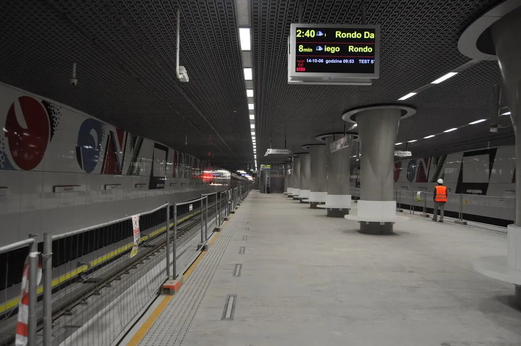 Warszawskie metro. Stacje drugiej linii