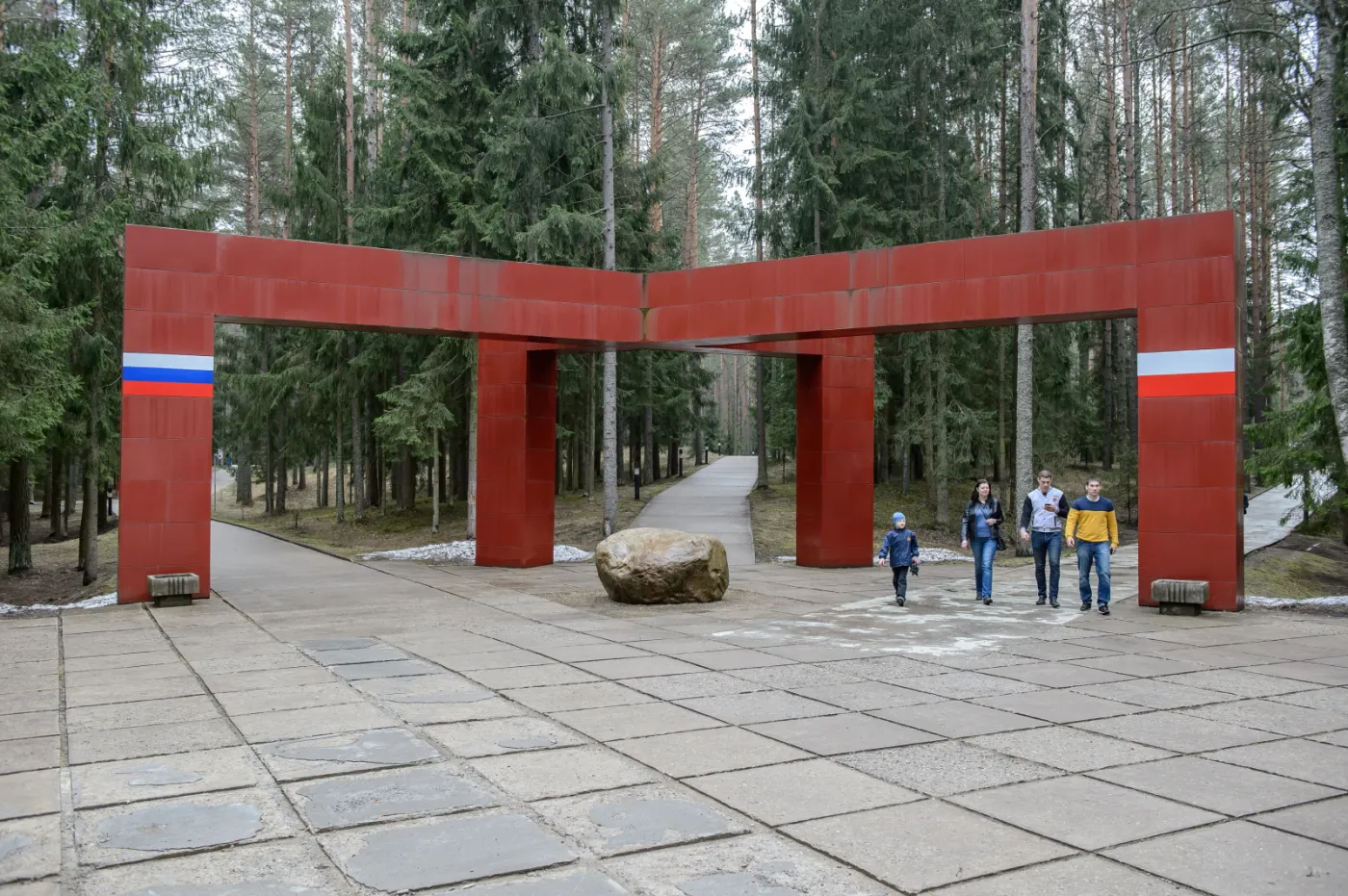 Katyń: Rozpoczęły się uroczystości związane z 76. rocznicą zbrodni katyńskiej