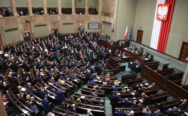 Celnicy czekają na emerytury mundurowe. Uda się od 1 stycznia 2018?