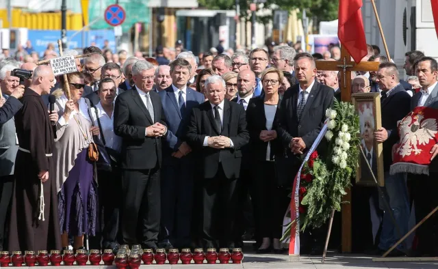 Łapiński: Marsz podczas miesięcznicy smoleńskiej ma też wymiar religijny