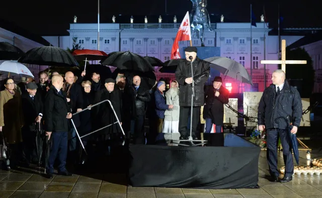 Miesięcznica smoleńska nie jest przeszkodą. Zakaz zgromadzenia publicznego uchylony