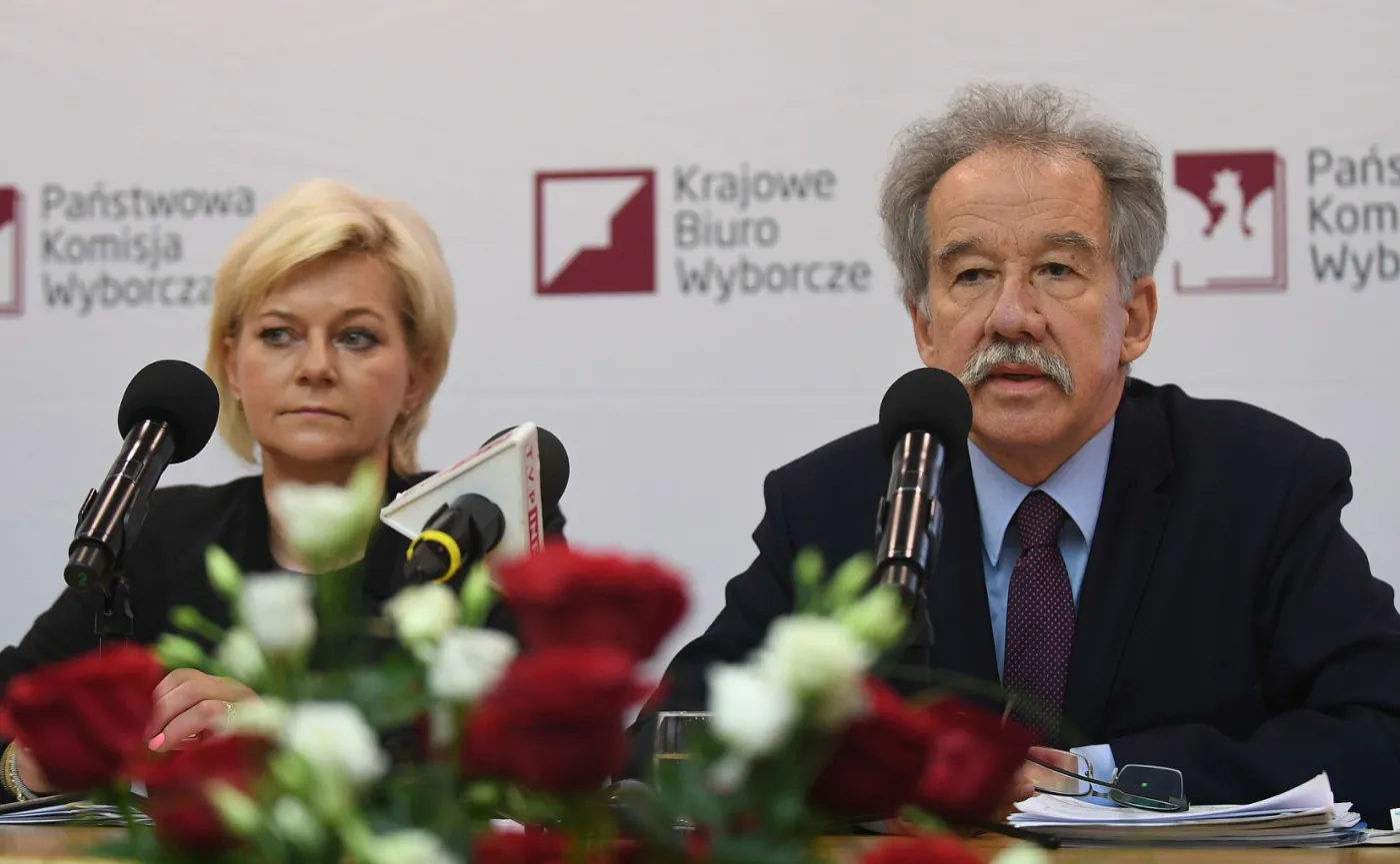 Członkowie PKW "do wymiany"? Rzeczniczka PiS dementuje "plan B"