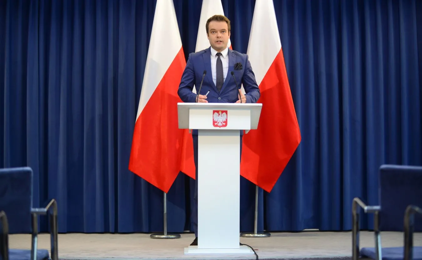 Bochenek o przetargu na samochody dla administracji: Ma służyć oszczędnościom