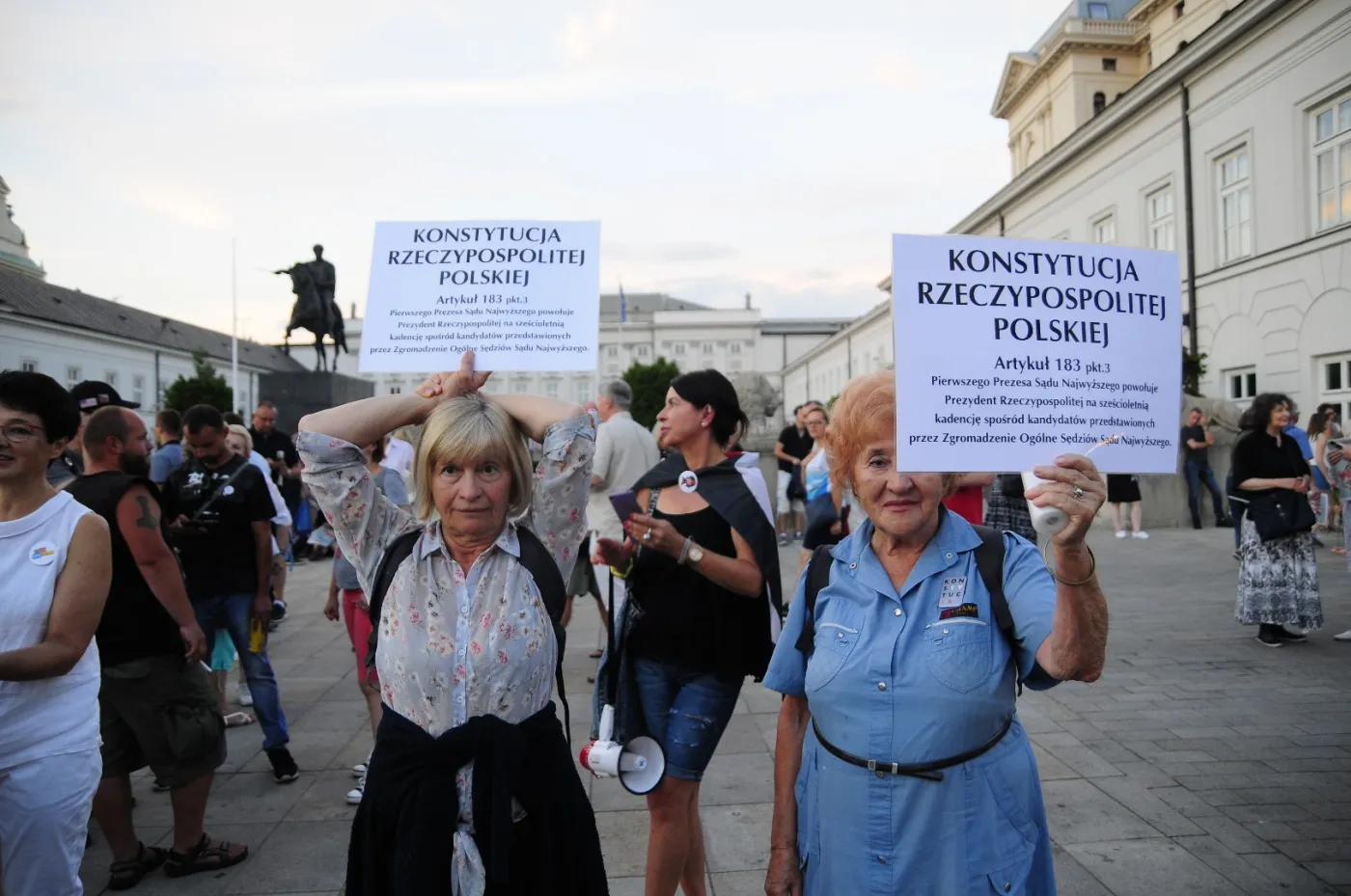 PiS: Nowelizacja ustaw m.in. o SN, ustroju sądów i KRS to niewielka zmiana. Opozycja: PiS łamie konstytucję