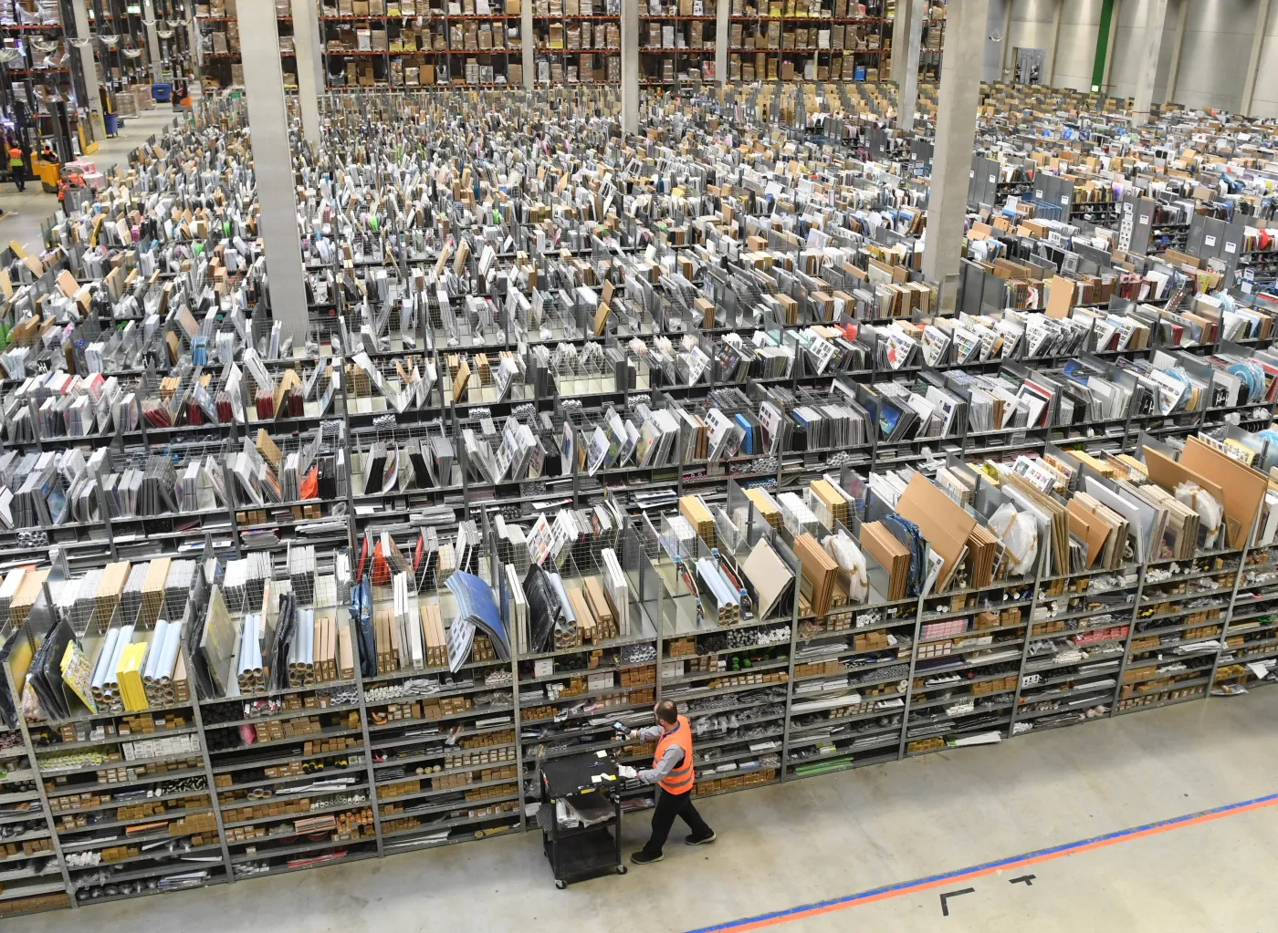 "Opaski badające wydajność pracowników"? Amazon wyjaśnia tajemnicę