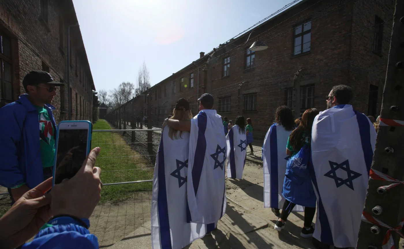 Państwo skąpi na Sprawiedliwych: Ratującym Żydów daje tylko słowa