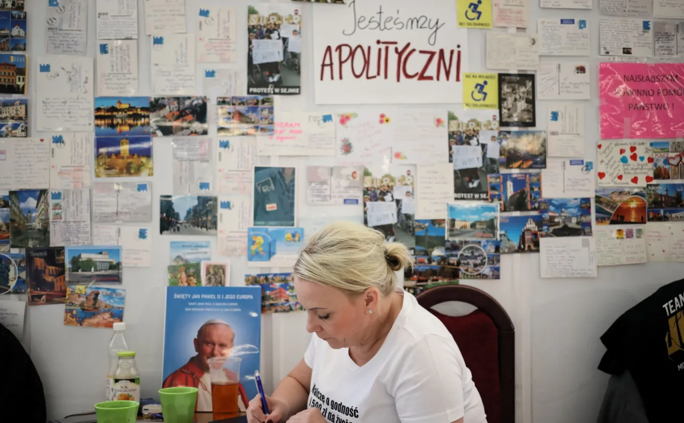 Politycy opozycji podpisali pakt ws. realizacji 4 postulatów na rzecz osób niepełnosprawnych