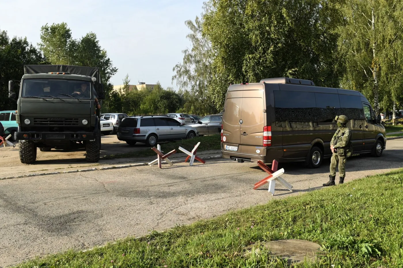 W Smoleńsku trwają prace polskich prokuratorów przy wraku Tu-154M