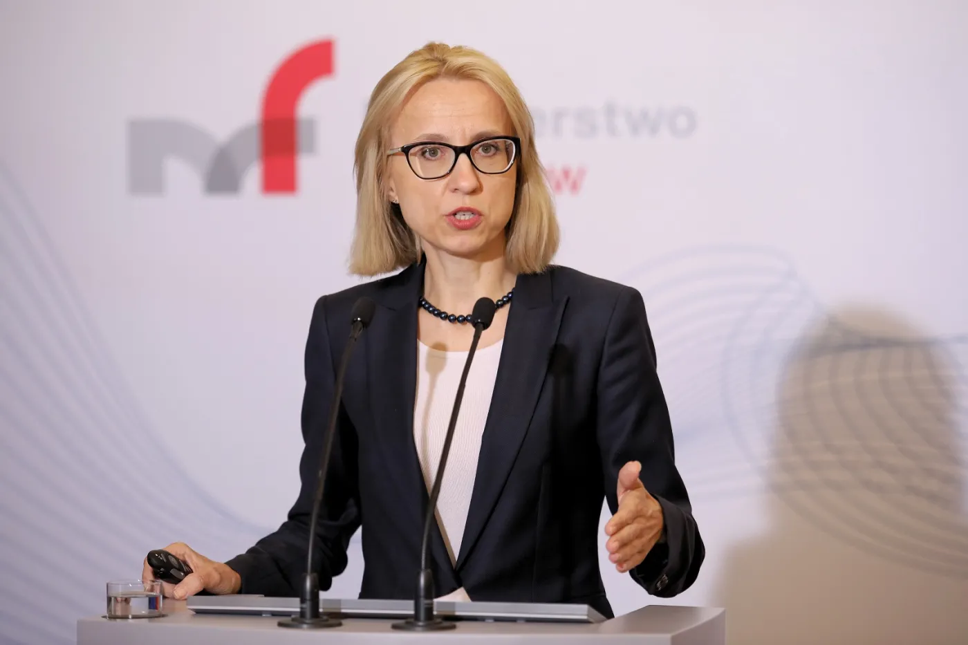 Czerwińska z dostępem do potężnej broni. Po nowelizacji KAS otrzyma nadzór nad działaniami Służby Celno-Skarbowej
