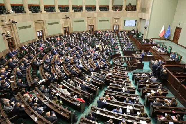 Biejat: Nowelizacja w sprawie emerytur i rent nie zapewni godnego życia seniorom