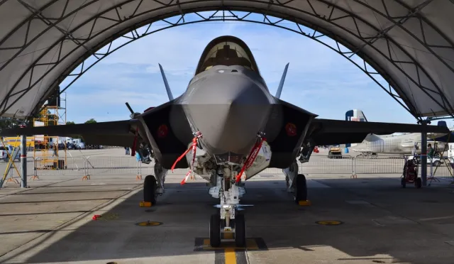 F-35 będą tańsze i kupione specustawą. Podpiszemy umowę na zakup 32 samolotów