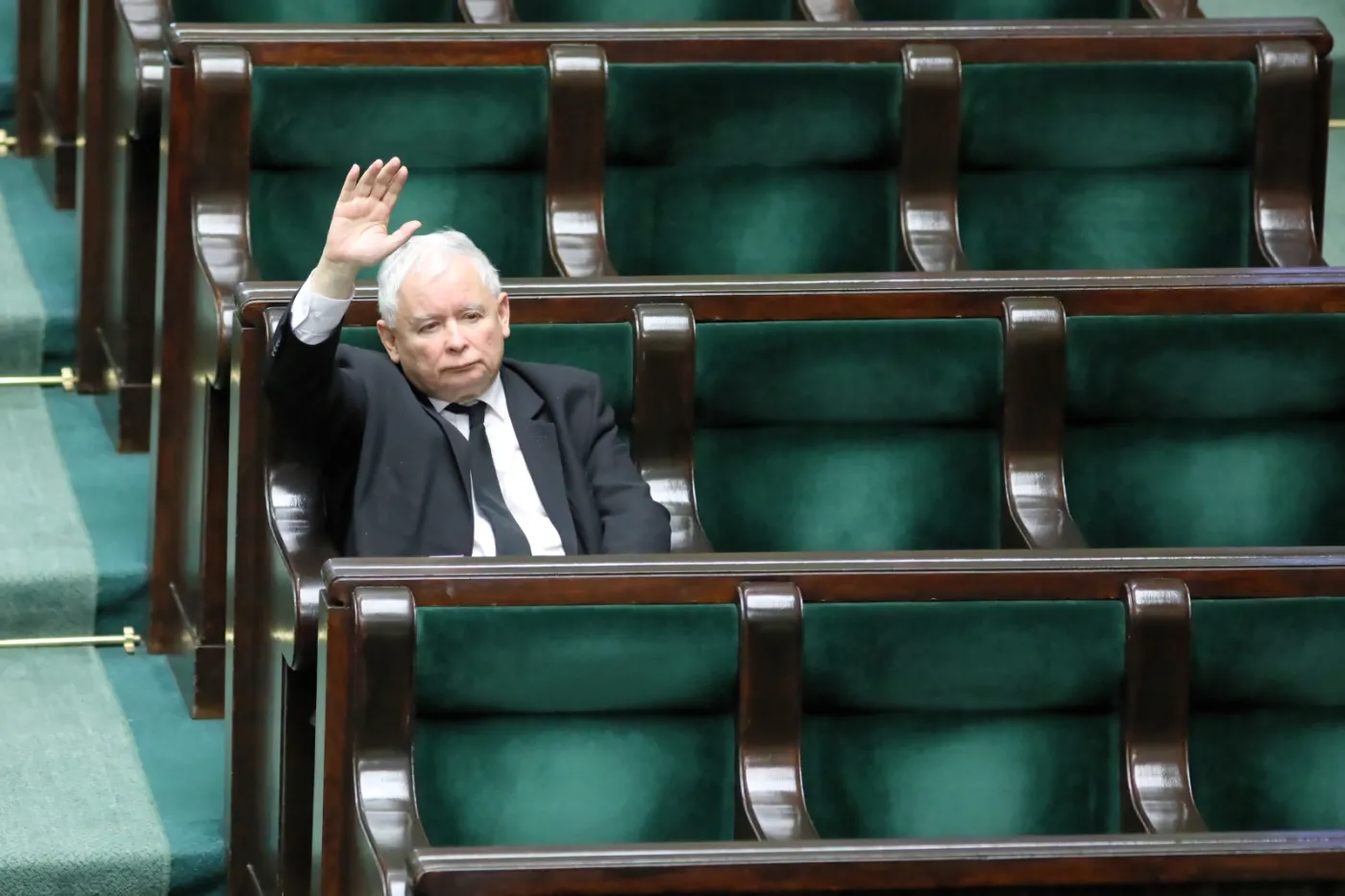 PiS przygotował projekt specustawy. 10 maja głosowanie korespondencyjne dla wszystkich