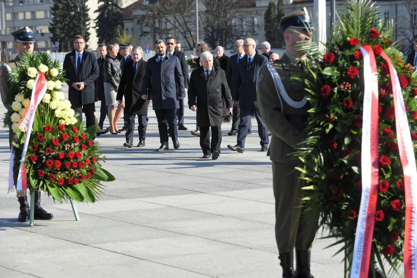 Kaczyński, Witek i Morawiecki uczcili pamięć ofiar katastrofy smoleńskiej