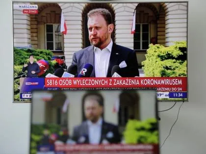 Szumowski: Maseczki kupilibyśmy nawet od diabła [WYWIAD]