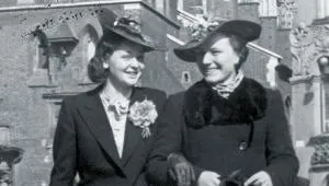 Kraków, maj 1940 r. Kobiety pokazywały, że choć warunki są ciężkie, to one się nie poddają. To był sygnał, że nie wszystko runęło, że wciąż istnieje jeszcze jakaś normalność. Fot. NAC

