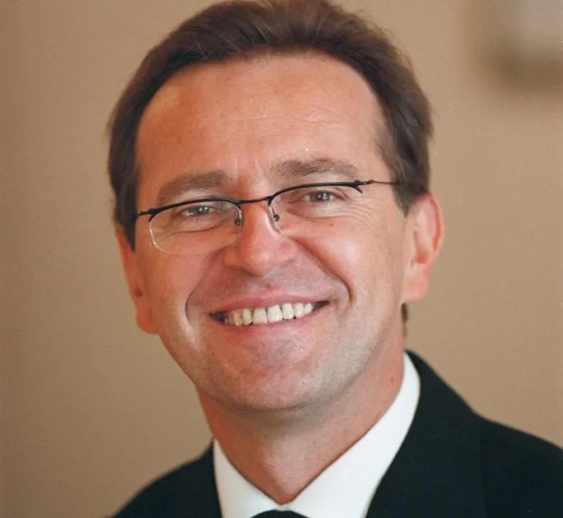 Spółki skarbu państwa: Wykształceniem w załogi