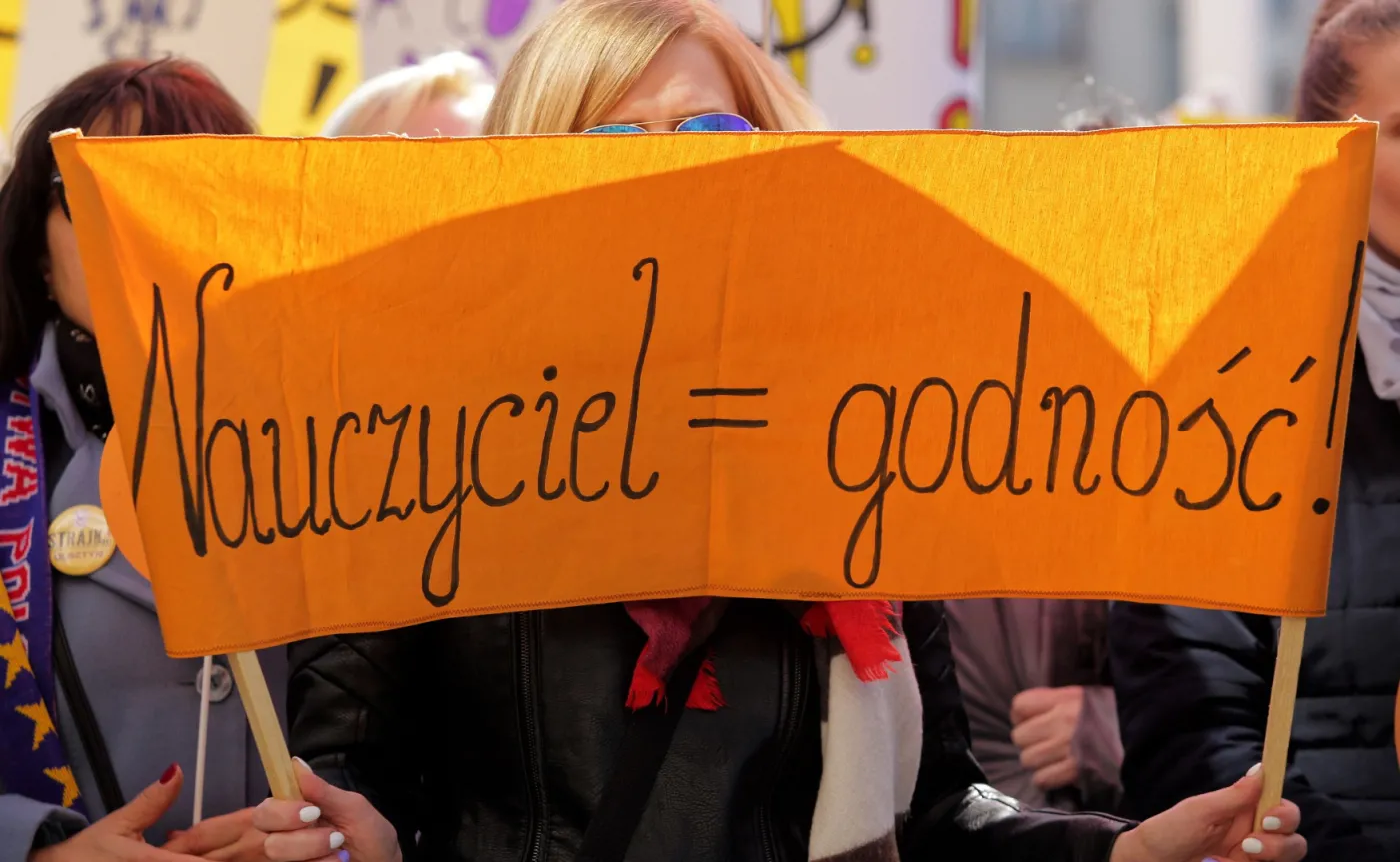 Nauczyciele z Warszawskiego Międzyszkolnego Komitetu Strajkowego będą nadal strajkować
