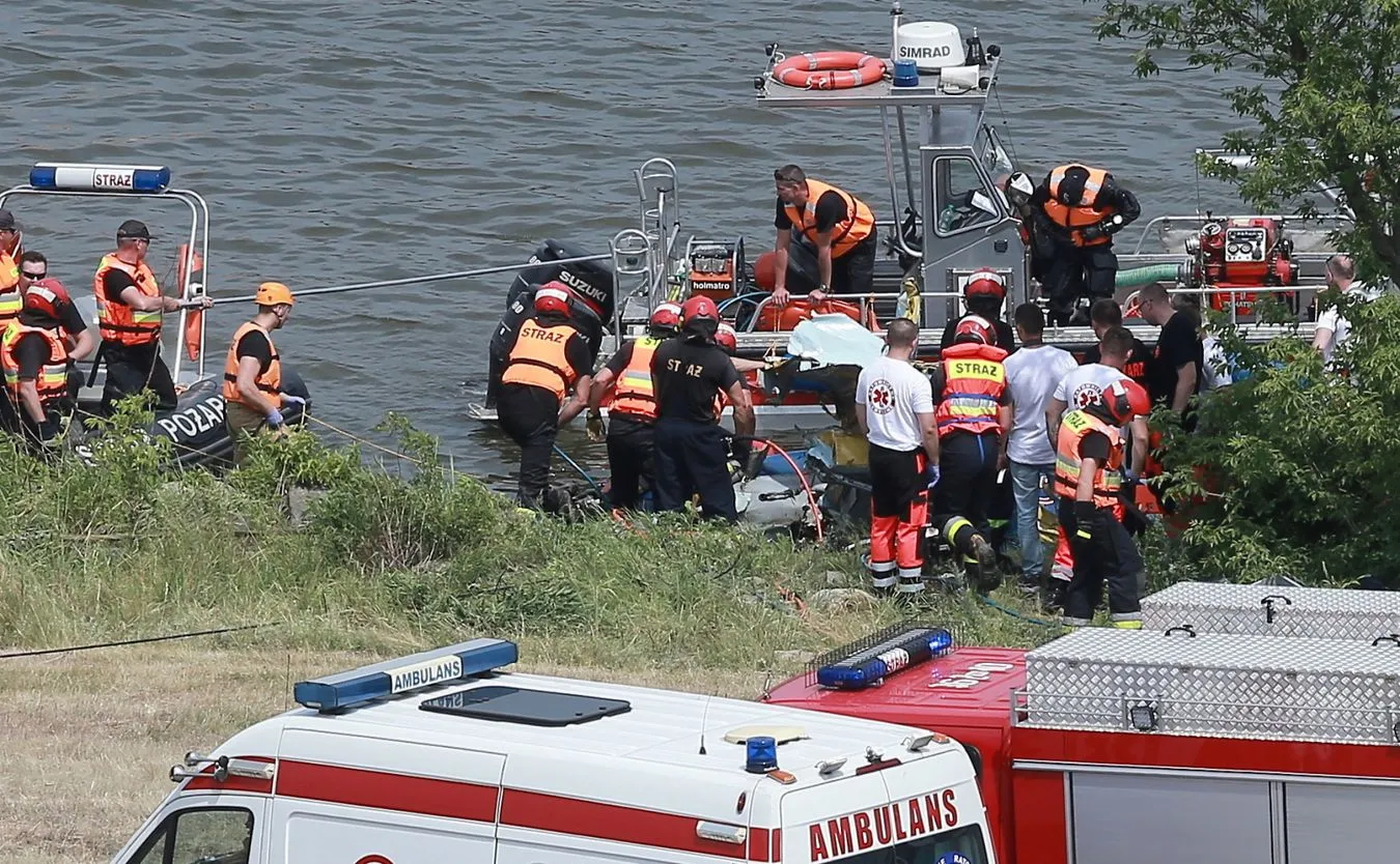 Płock: Na Wiśle rozbił się samolot Jak-52 - zginął pilot z Niemiec