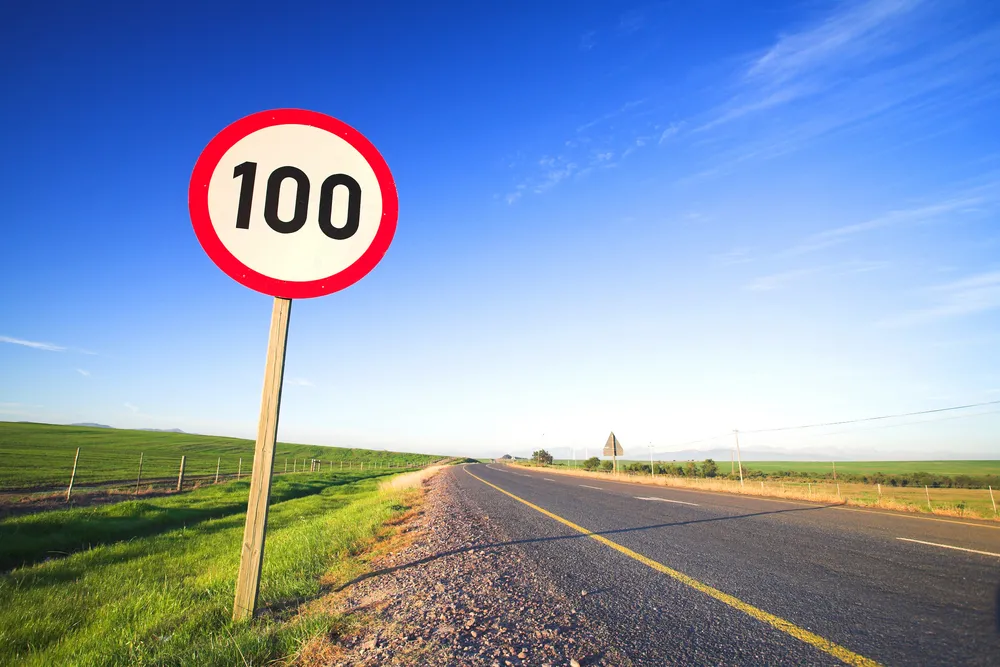 Niedługo Holendrzy pojadą z maksymalną prędkością 100 km/h? Wszystko przez dużą emisję związków azotu