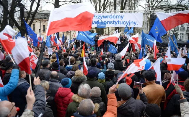 Nowoczesna, KOD, politycy PO... Manifestacja w obronie ładu konstytucyjnego. ZDJĘCIA