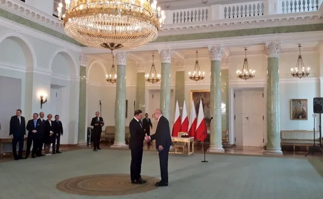 "Trybunał składa się już z 15 sędziów, tak jak przewiduje konstytucja". Prezydent przyjął ślubowanie od Jędrzejewskiego