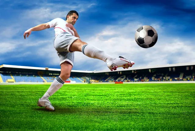 Roboty zastąpią ludzi również w futbolu? VAR to drobna korekta, prawdziwa rewolucja w sędziowaniu dopiero nadchodzi