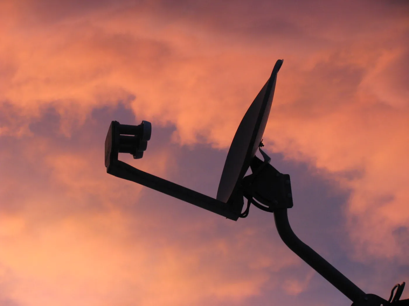 Wojsko Polskie korzysta z satelity Gazpromu, bo jest najtańszy