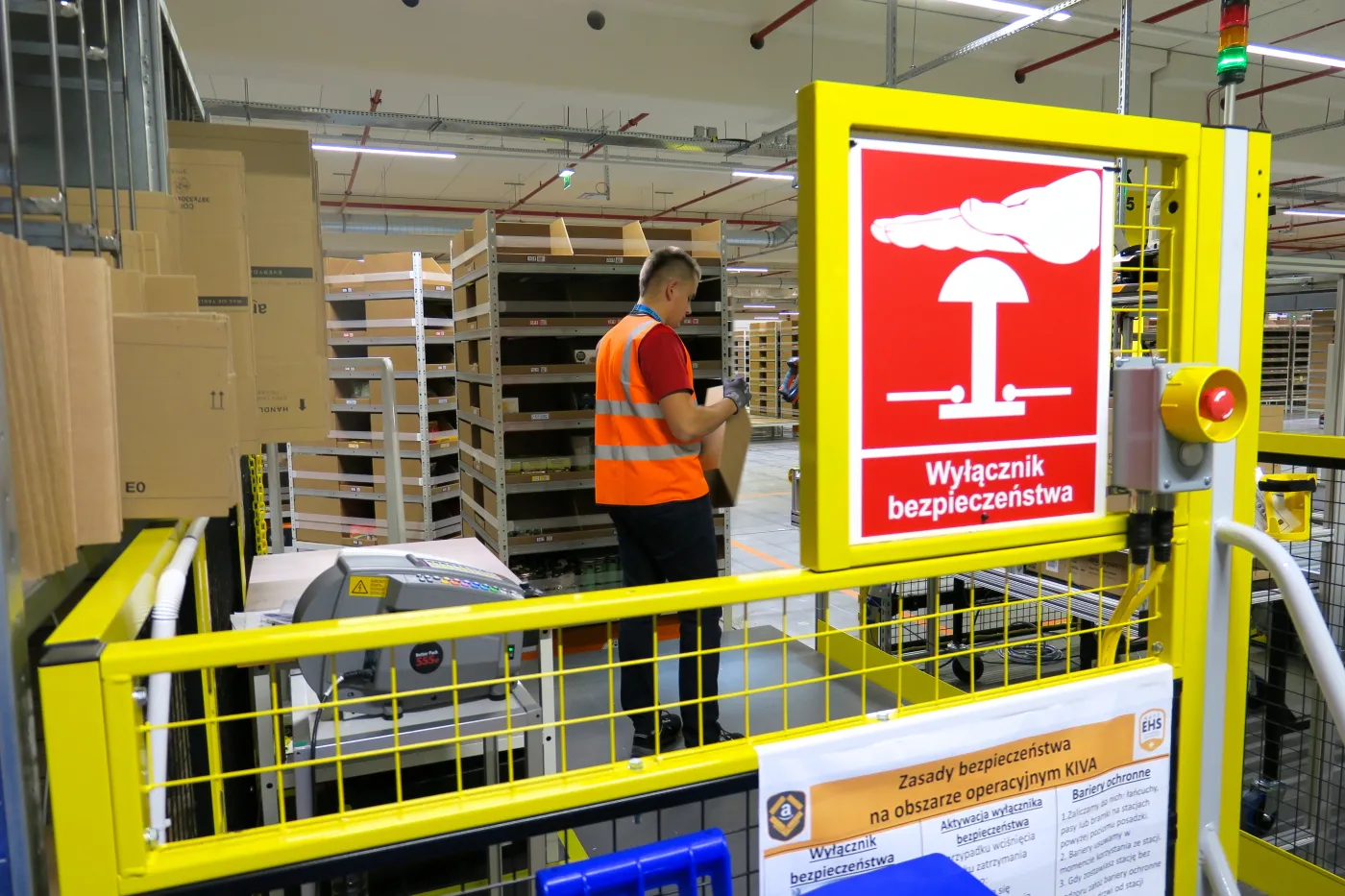 Związkowcy kontra Amazon. "Nawet wyrobienie 99,8 proc. normy daje ocenę negatywną"