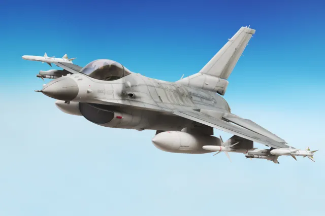 F-16 wzbudziły w Rosji popłoch. Za tajną akcją stać ma...Polska