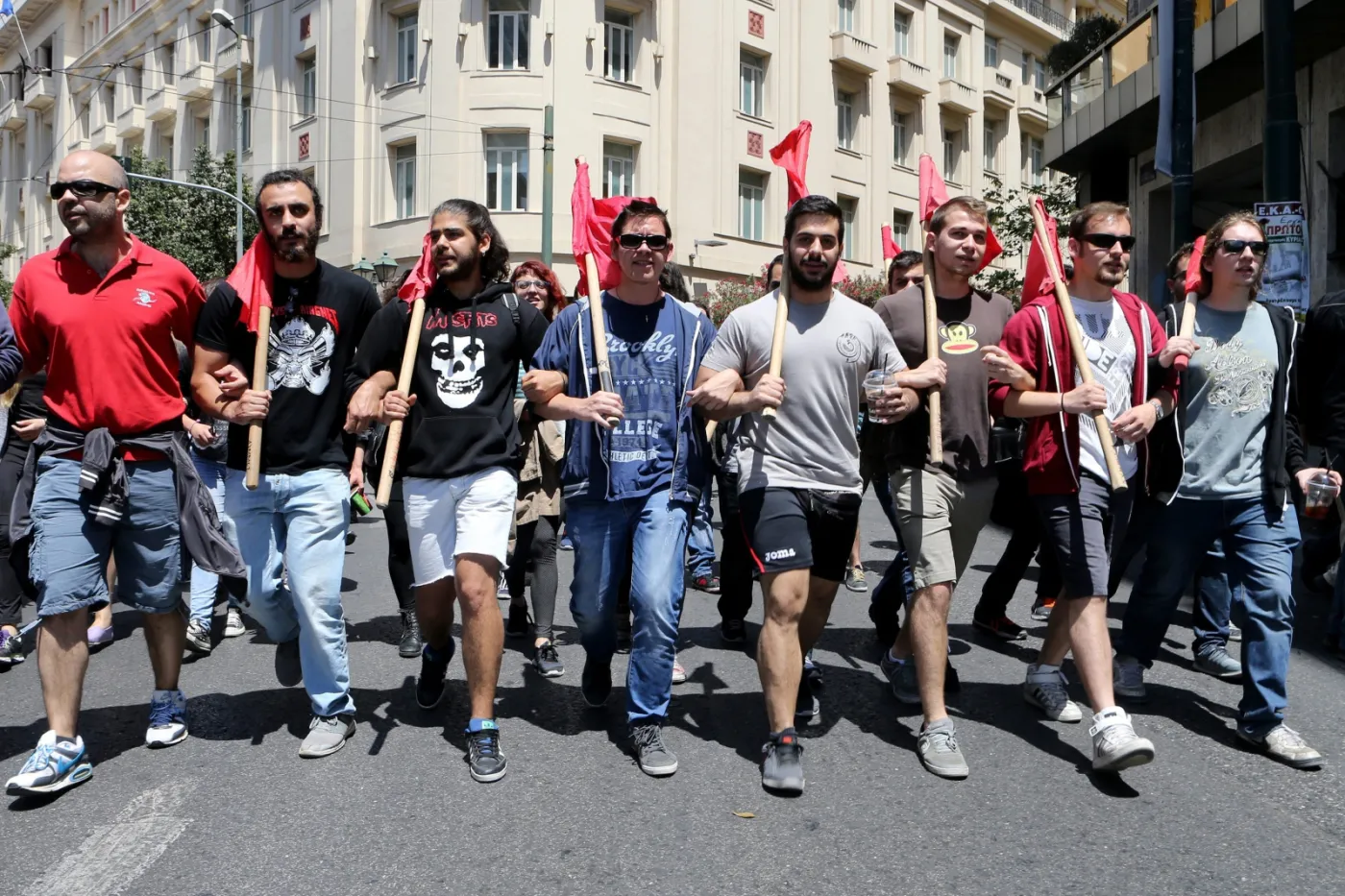 Gigantyczny strajk paraliżuje Grecję. Kraj mówi "nie" niższym emeryturom i wyższym podatkom