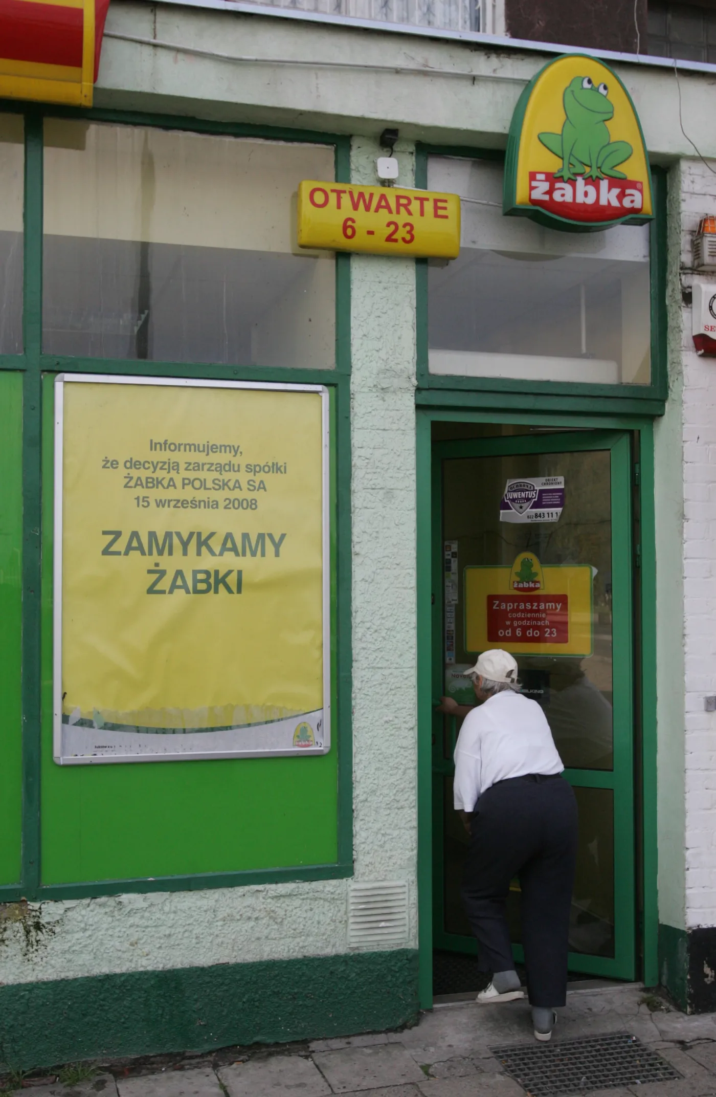 Żabka i Koral ukarane za lody