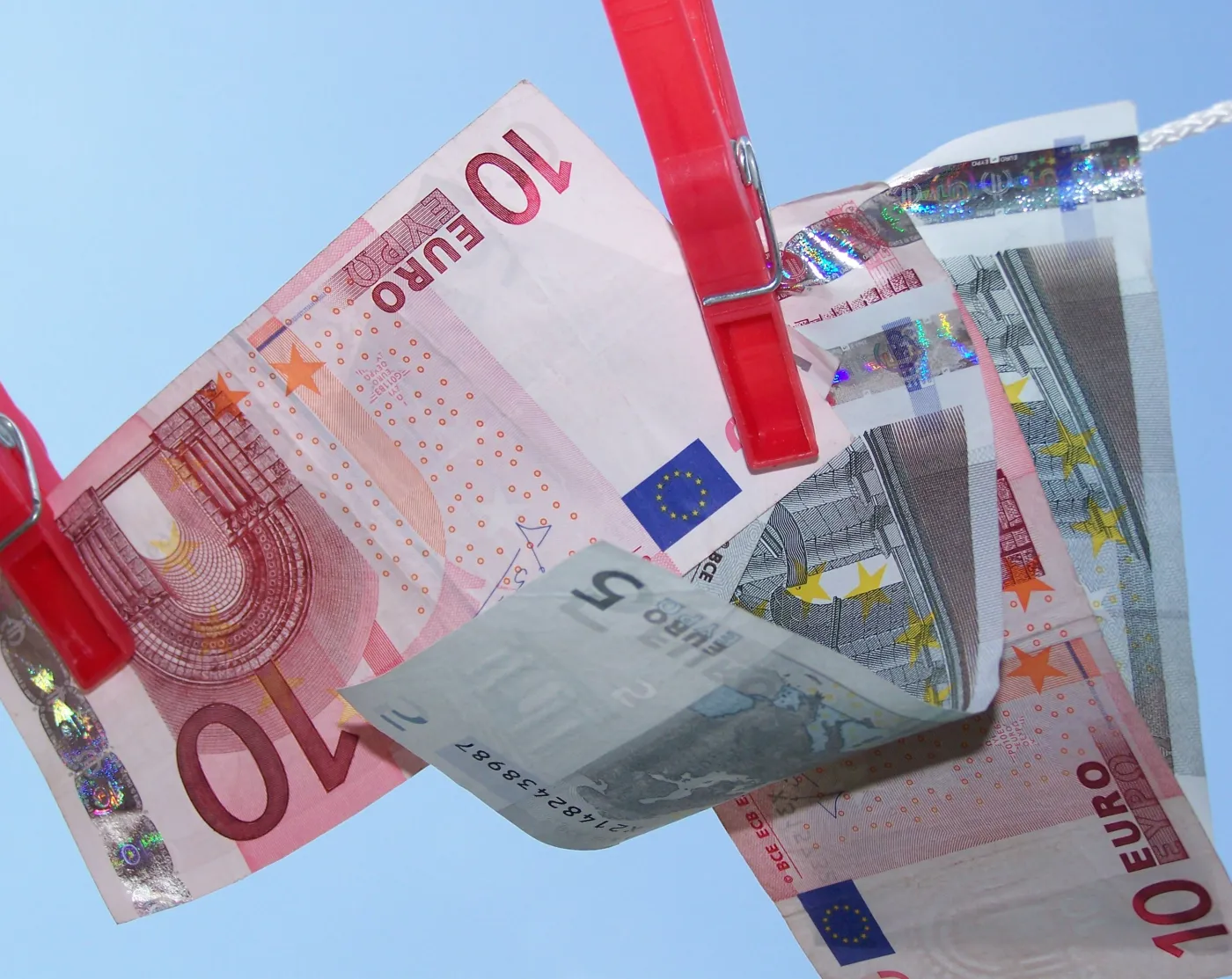 Strefa euro pogrąża się w deficycie
