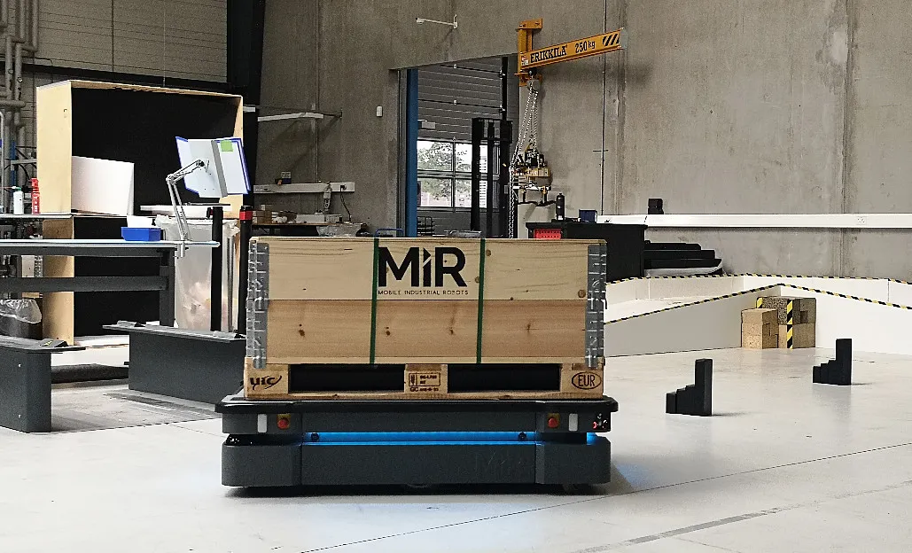 4244059-mir.jpg