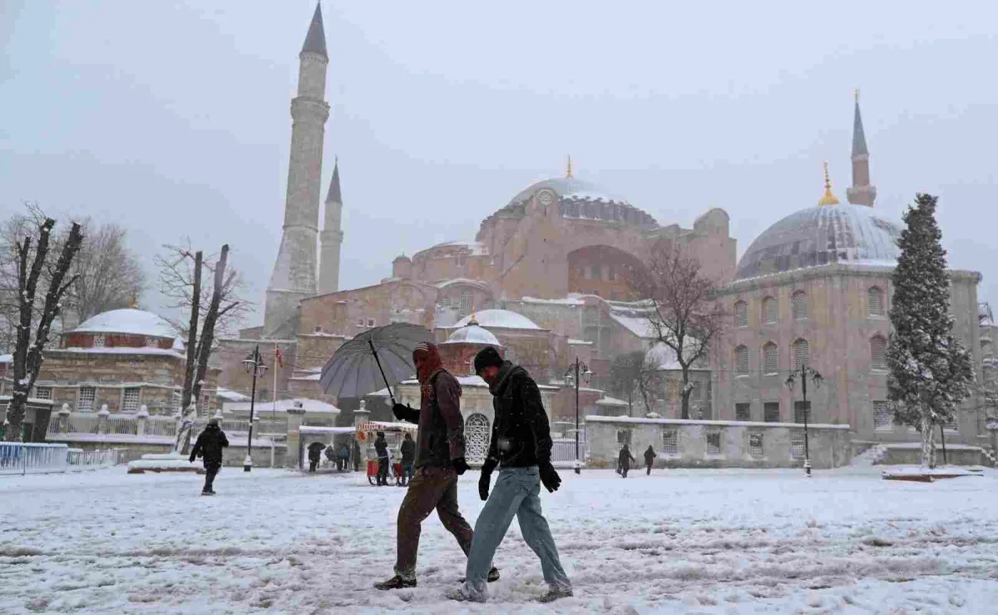 Atak zimy w Turcji EPA TOLGA BOZOGLU
