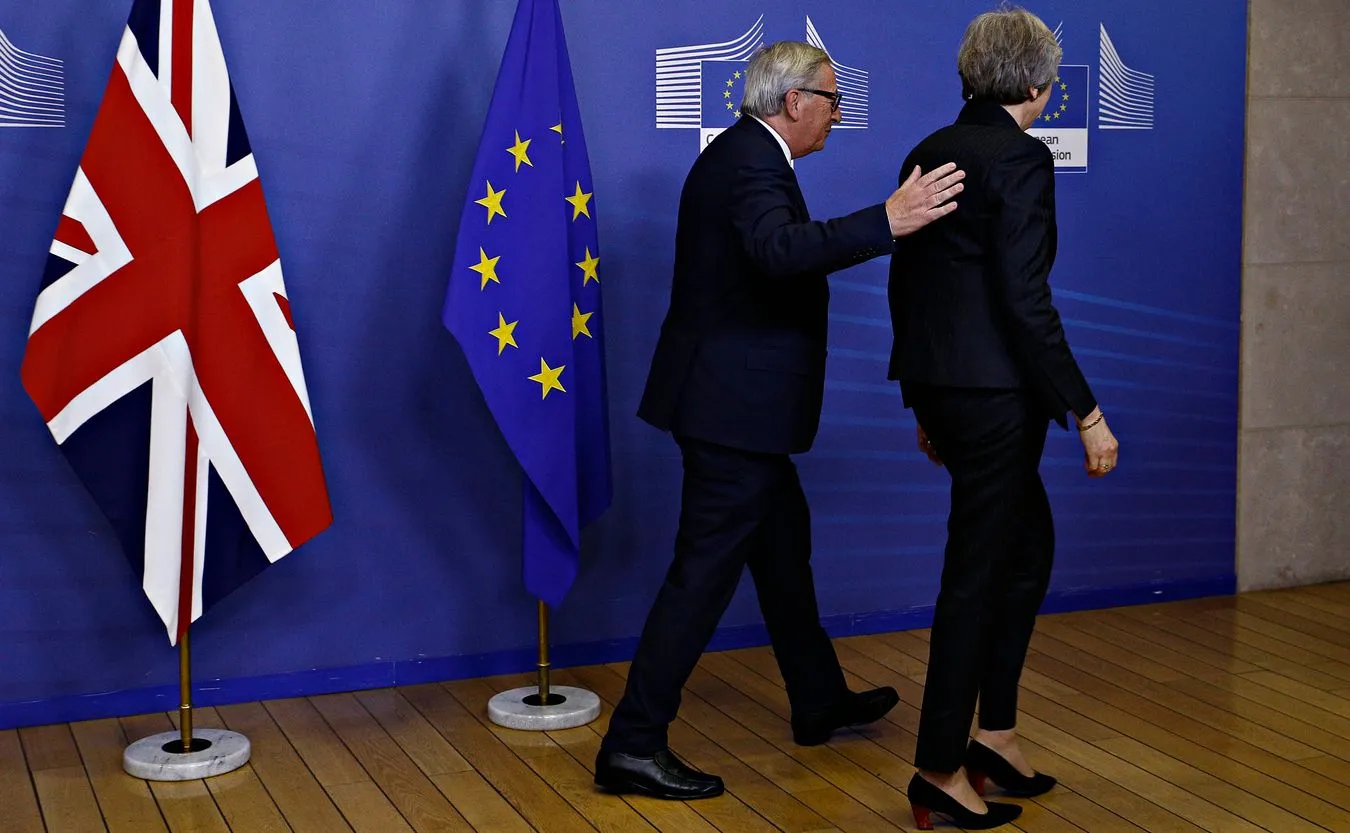 May spotka się z Junckerem. KE chce wiedzieć, co z brexitem