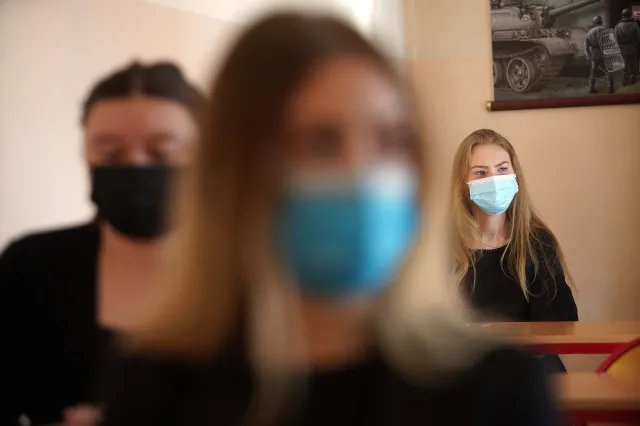 Matury potrwają od 4 do 20 maja. Podczas egzaminów obowiązują wytyczne CKE, MEiN i GIS