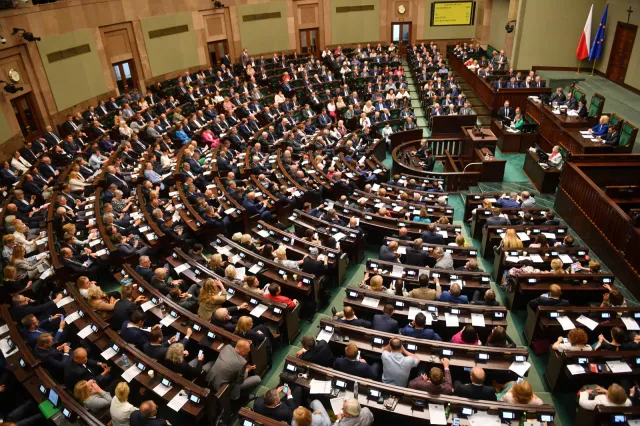 Wakacje kredytowe uchwalone. Sejm wydłużył też działanie tarcz antyinflacyjnych