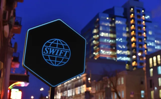 W UE weszły w życie sankcje wykluczające niektóre rosyjskie banki z systemu SWIFT
