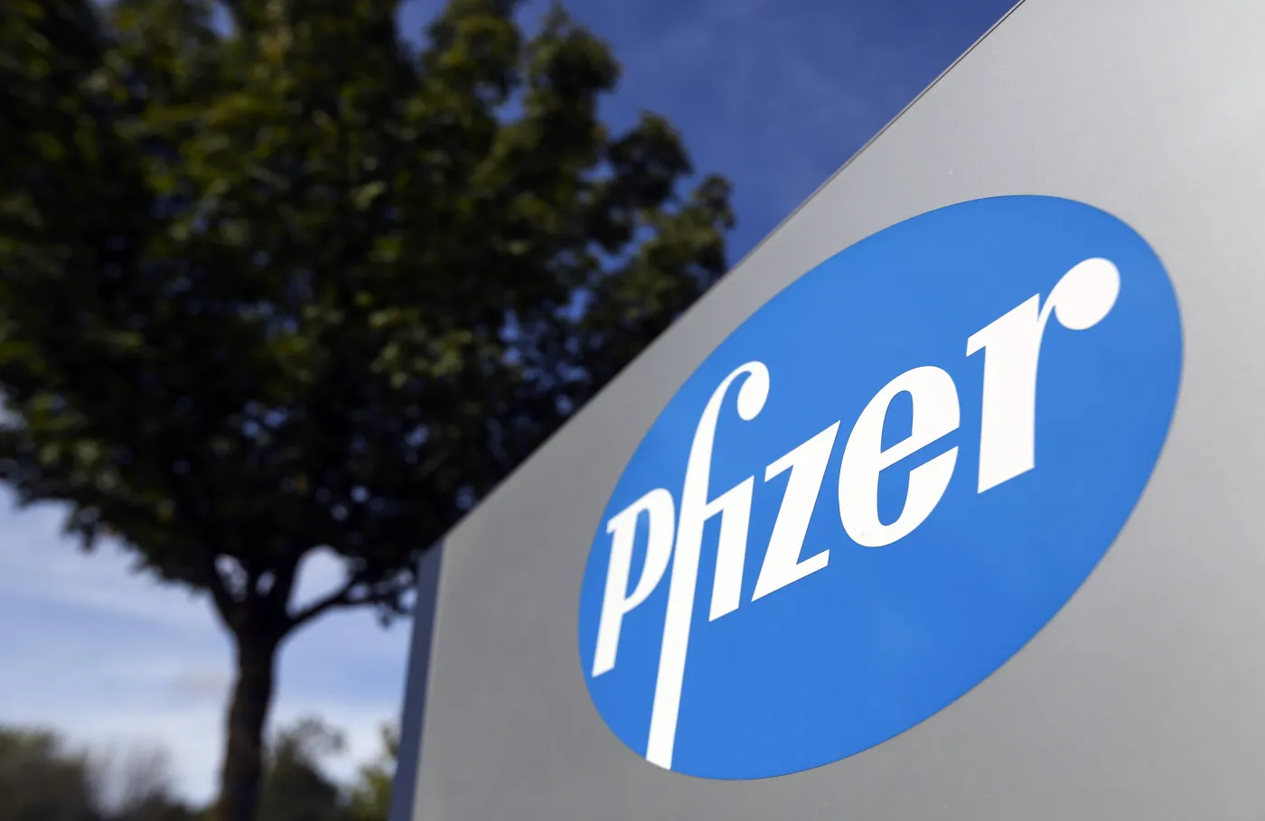 UE: Pfizer przekazał, że dostawy w przyszłym tygodniu wrócą do normalnego poziomu