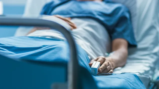 W Polsce szpitali jest za dużo. Do tego niedomaga opieka ambulatoryjna i specjalistyczna [WYWIAD]