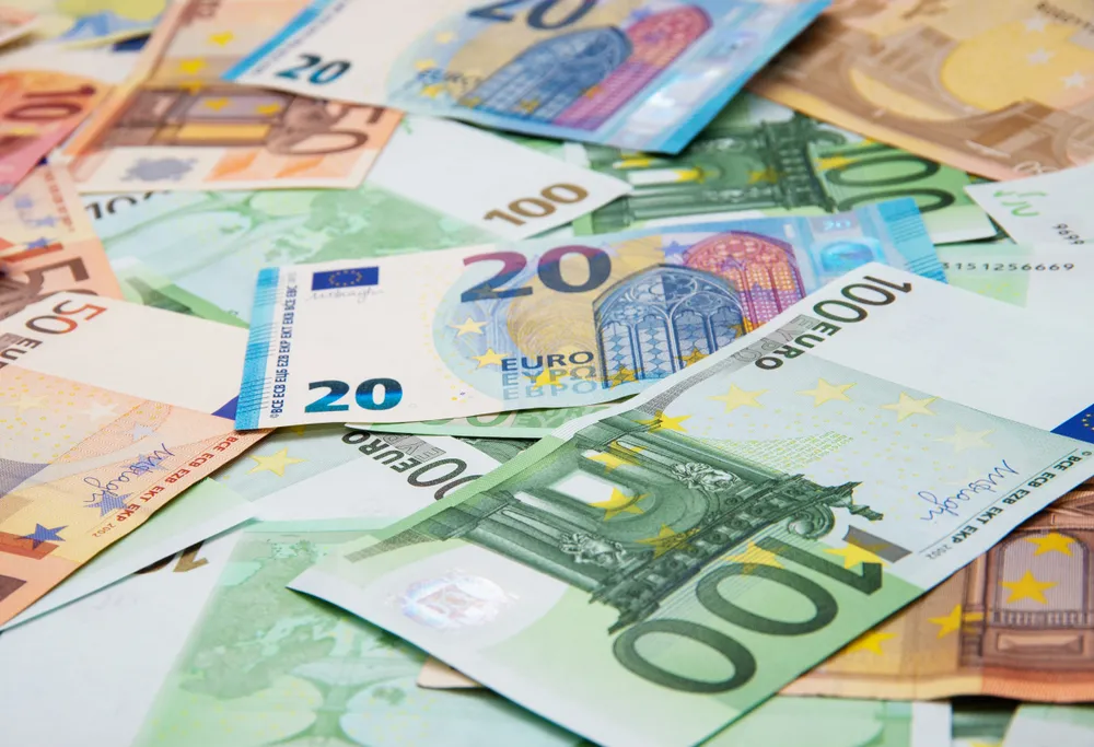 W środę złoty osłabił się wobec głównych walut. Ile kosztowało euro