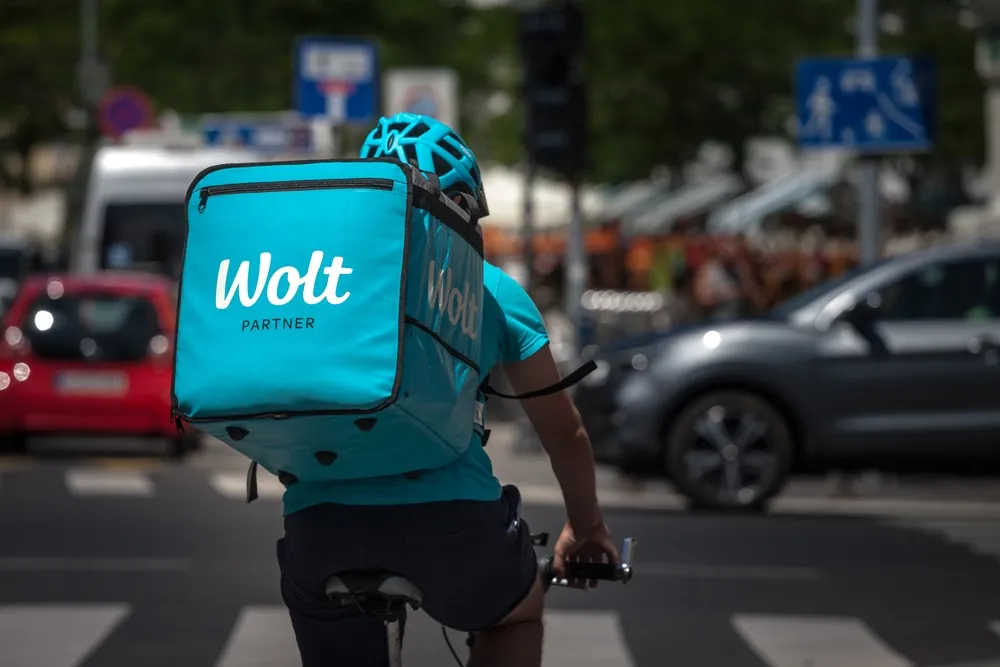 Wolt: Popieramy unijną dyrektywę w sprawie pracy platformowej
