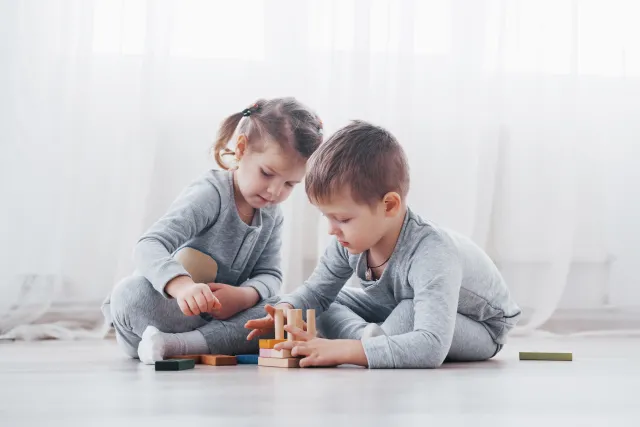Niewielki wzrost adopcji. MRiPS zachęca rodziców urlopami