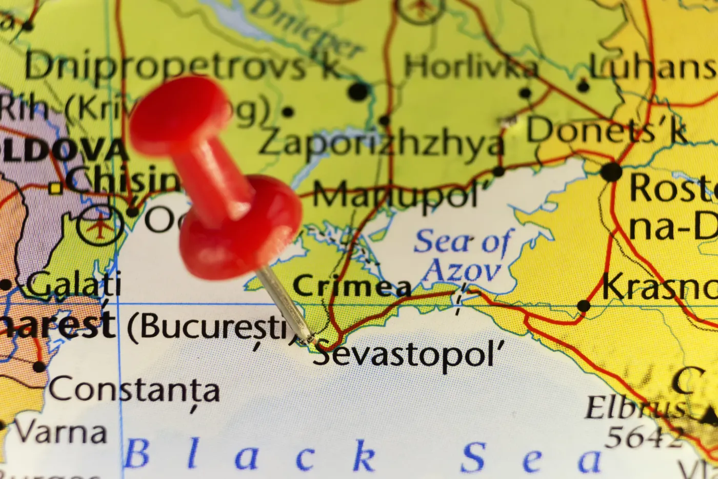 Rosyjskie siły okupacyjne zaczęły ewakuować urzędy z obwodu chersońskiego